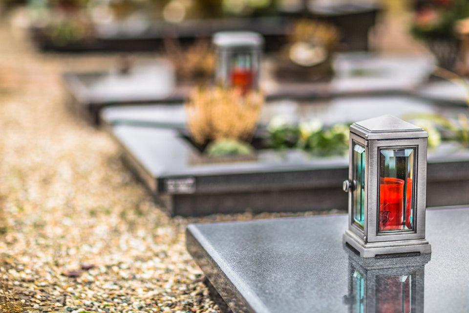 How to Support Someone with Memorial Lanterns at Mourning