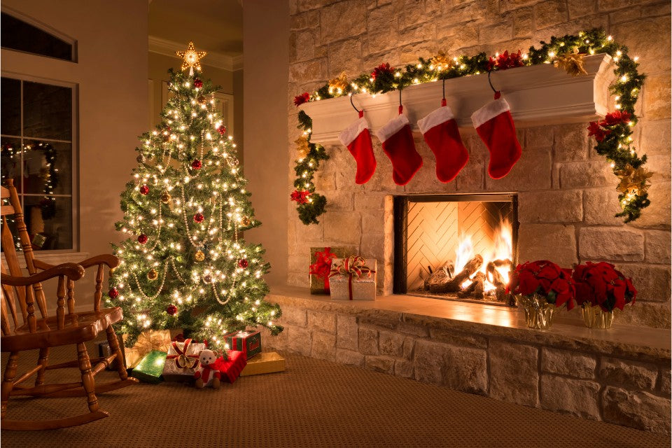 Crafting the Perfect Christmas Fireplace Decor: A Guide on How to Decorate a Fireplace for Christmas