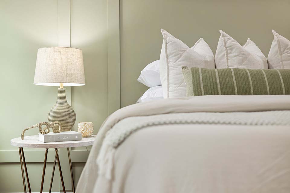 Mastering the Art of Color Temperature with JHY DESIGN's Battery Opera