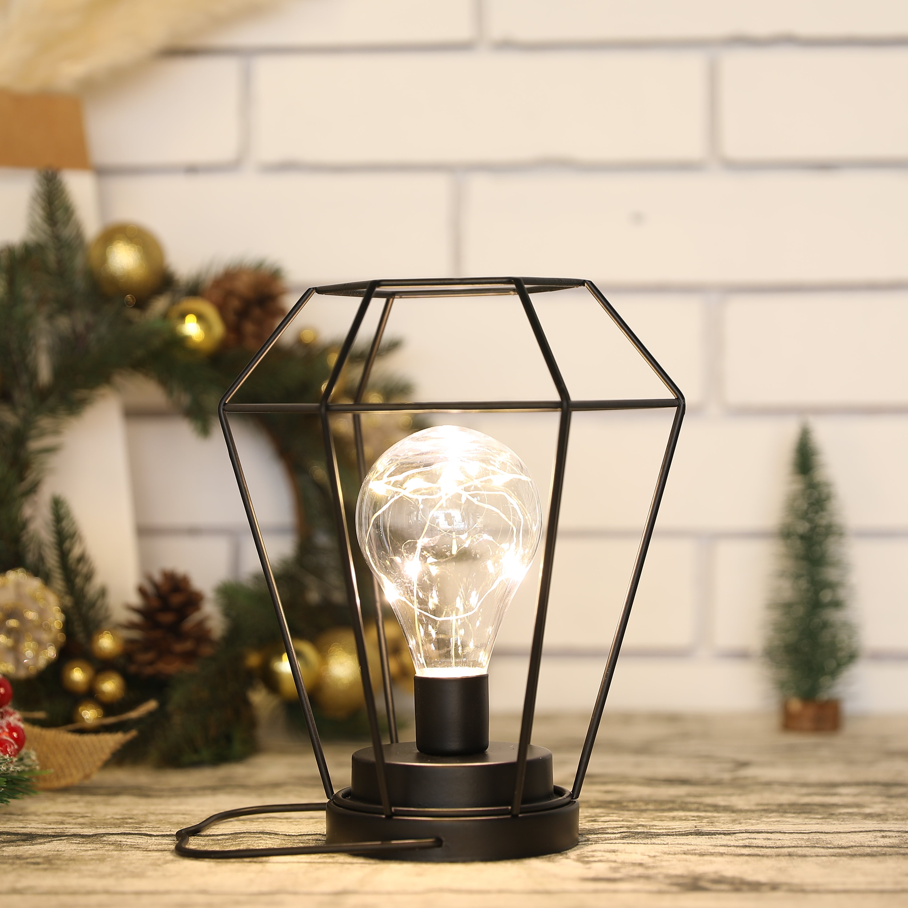 Industrial table lamp