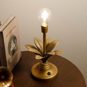 13,5" hohe, batteriebetriebene Lampe mit Blumenmuster in Antikgold