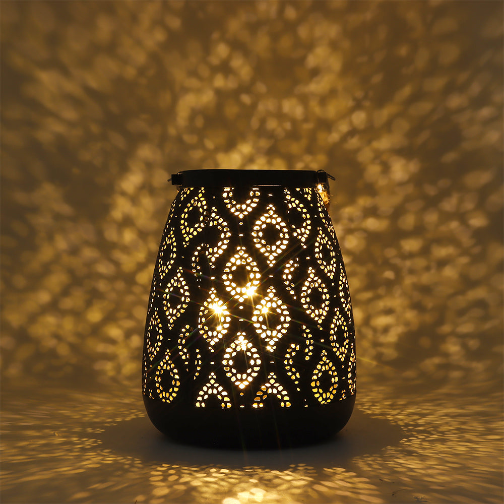 Lampe en métal de style marocain 8''H fonctionnant à piles (noir avec brosse dorée) 