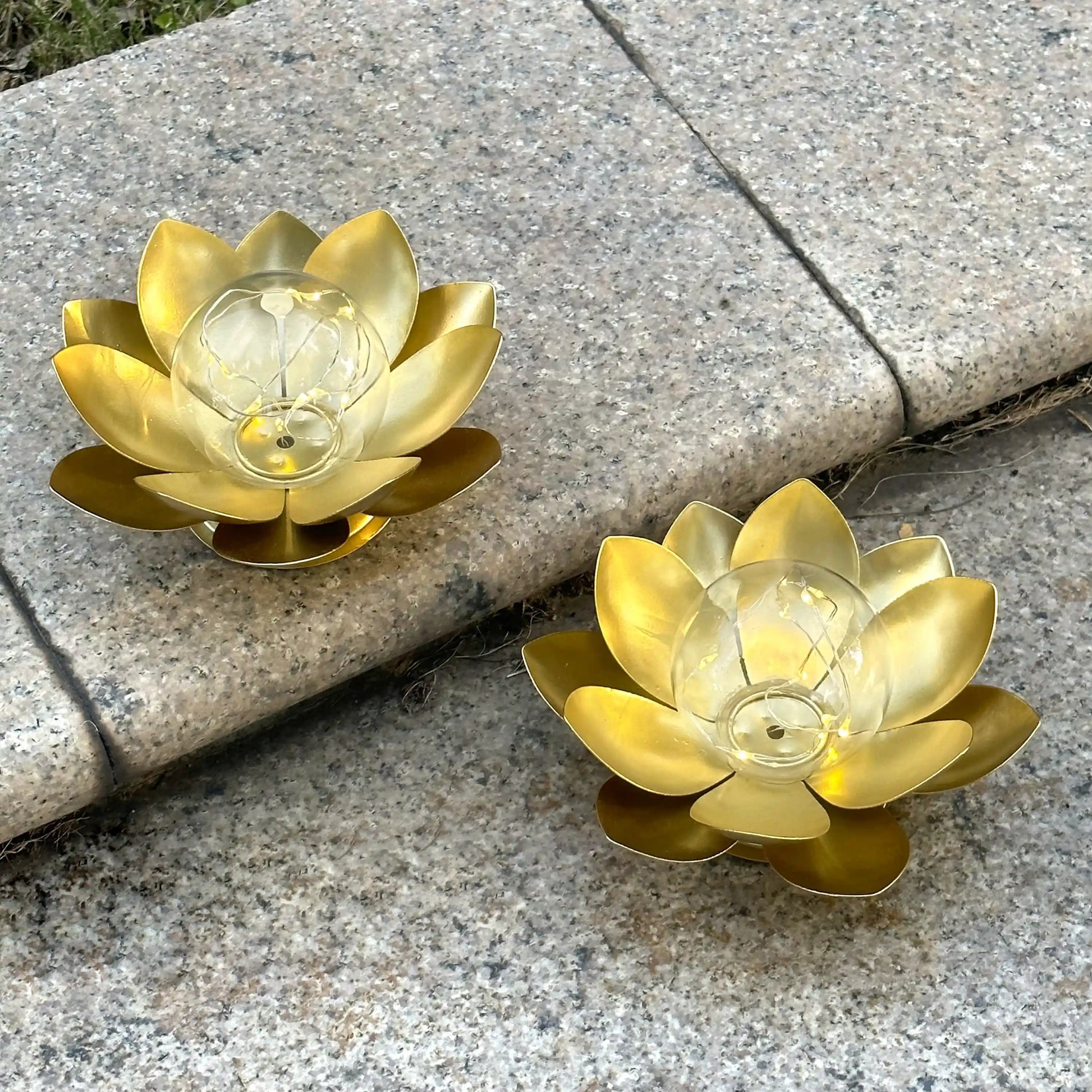 Gold Lotus Table Lamp-2