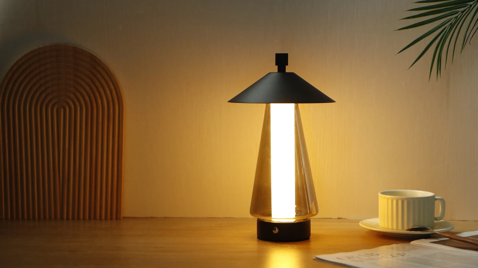 wireless_table_lamp-1